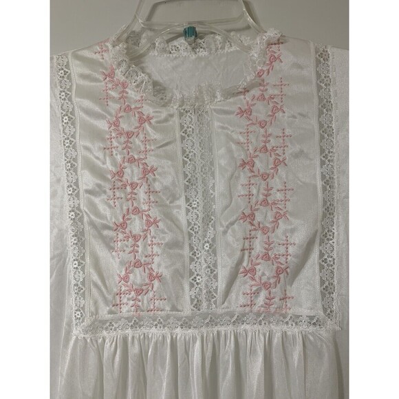 Vintage 70’s New Old Stock Vanity Fair S Embroidered Nightgown Snuggallure (K5) - Picture 3 of 11